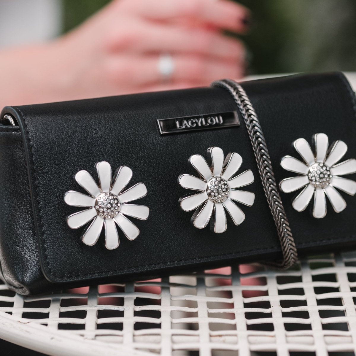 Daisy Flower - lacyloulondon